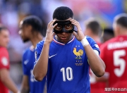 姆巴佩重要时刻重返赛场，独行侠带队取胜！赛场气氛高涨