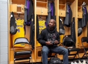 kysports-巴黎圣日耳曼观众热烈欢呼！，TheShy迎来十二赛季出色发挥观众掌声雷动的简单介绍-kysports